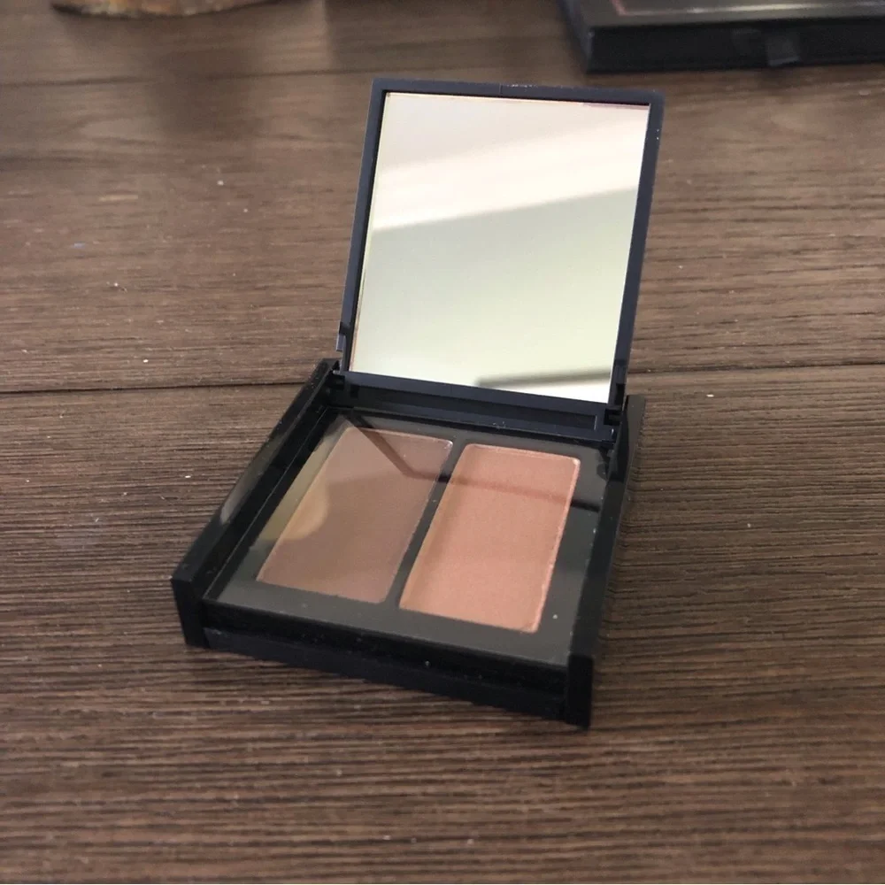 Julep Feels Like Velvet full-coverage eyeshadow duo in colors Coconuts & Cabanas